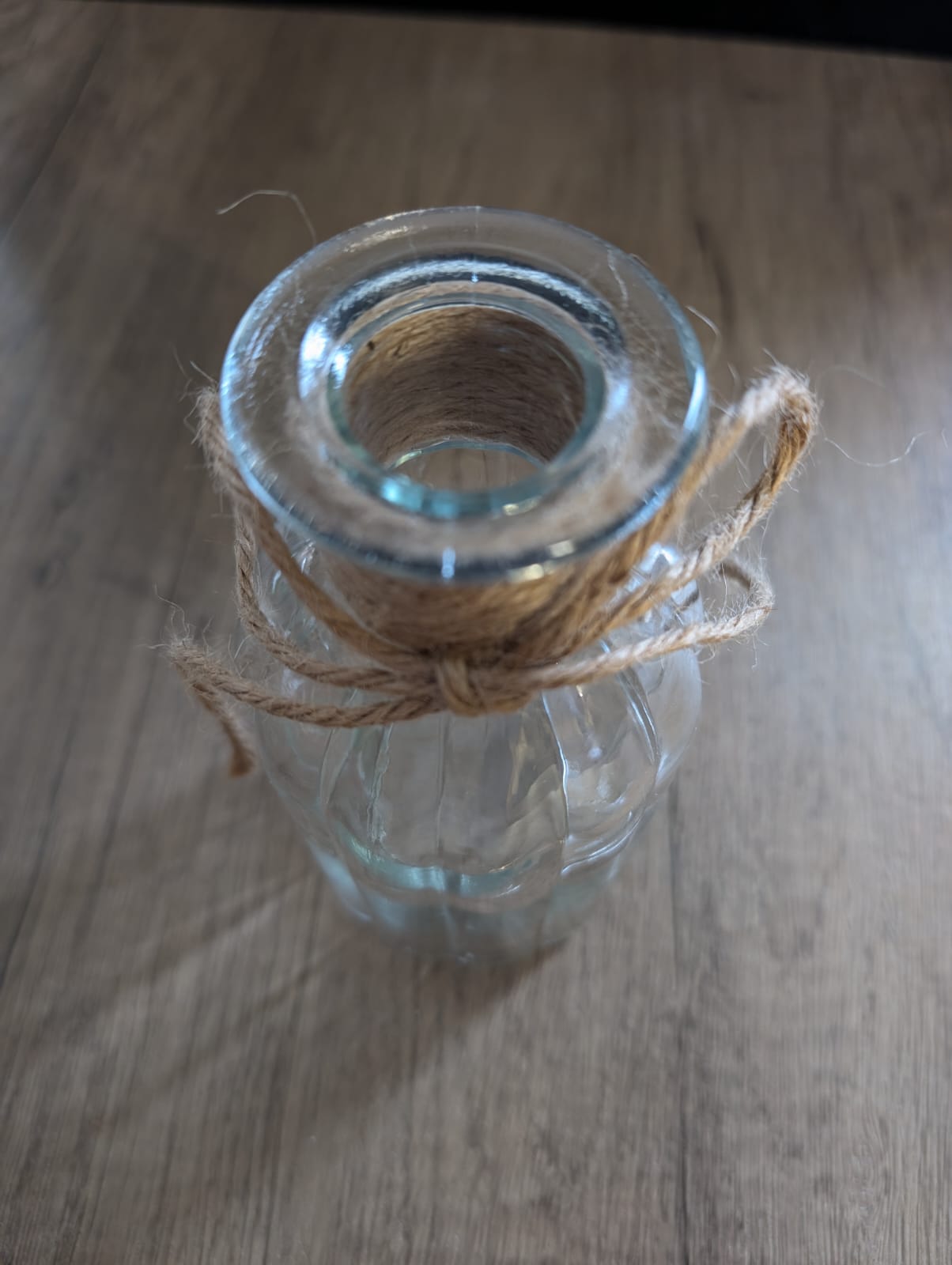 Vase mit Naturgarn