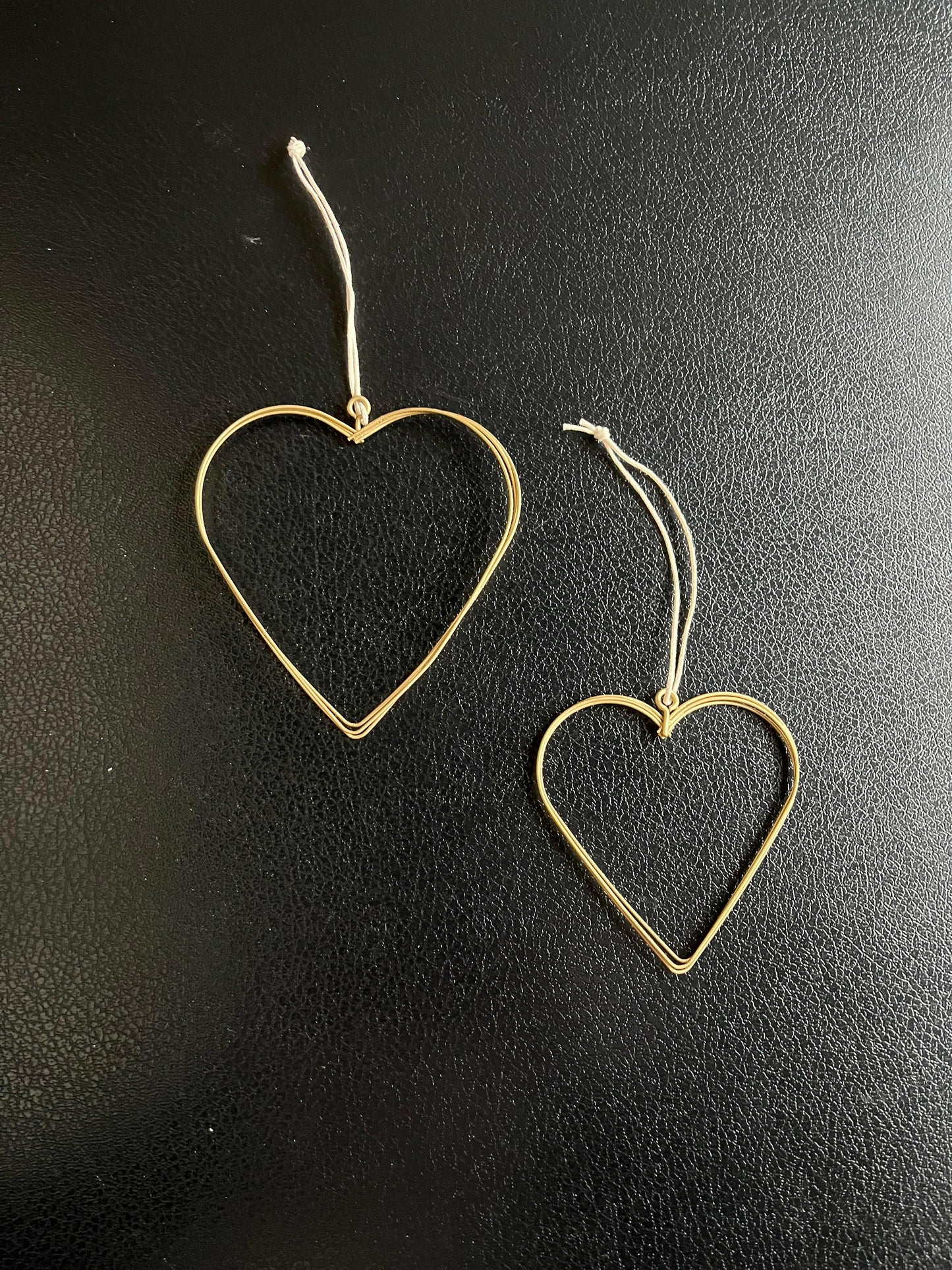 Drahtherze in Gold oder Schwarz