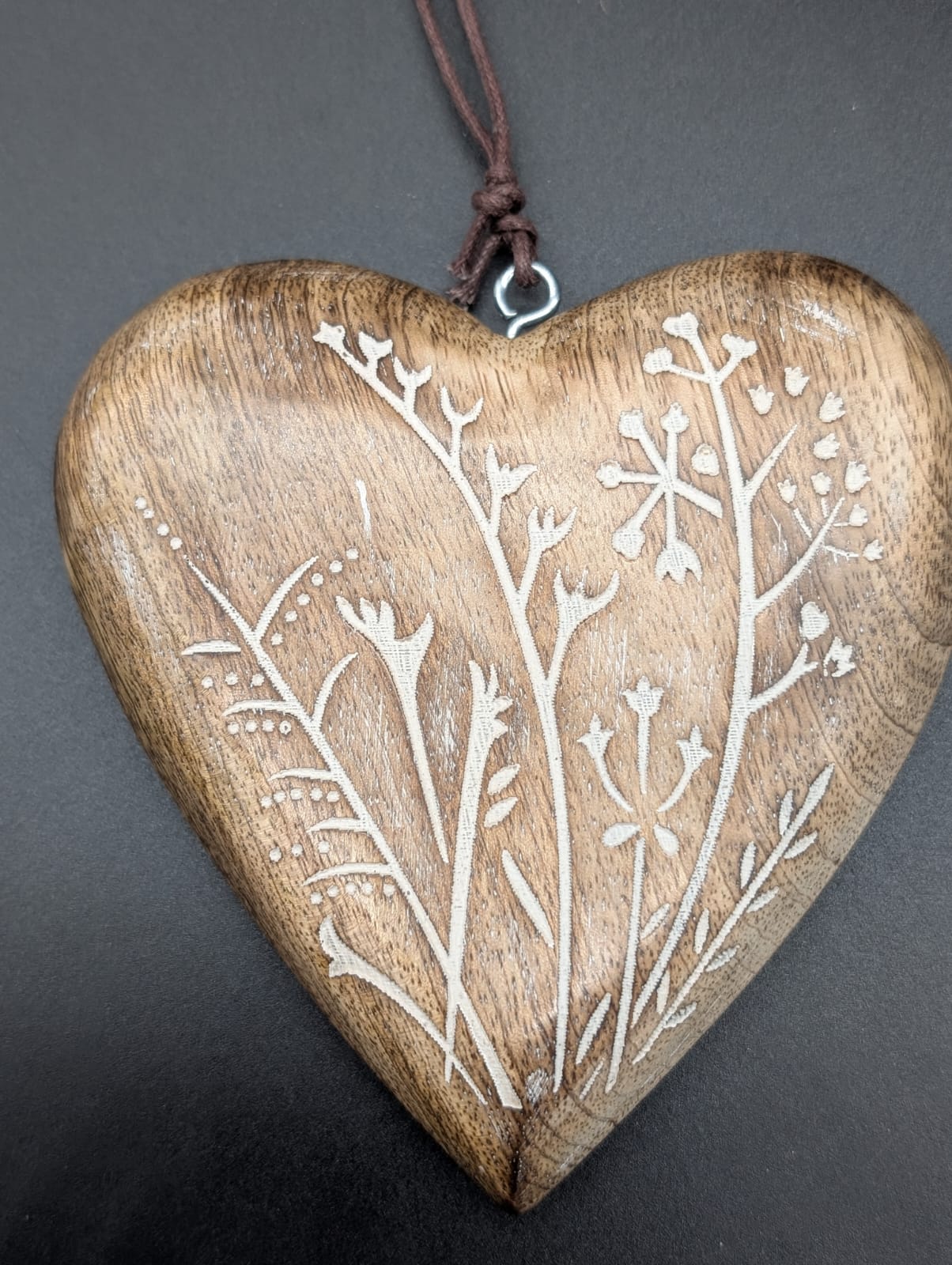 Holzherz mit Blümchen