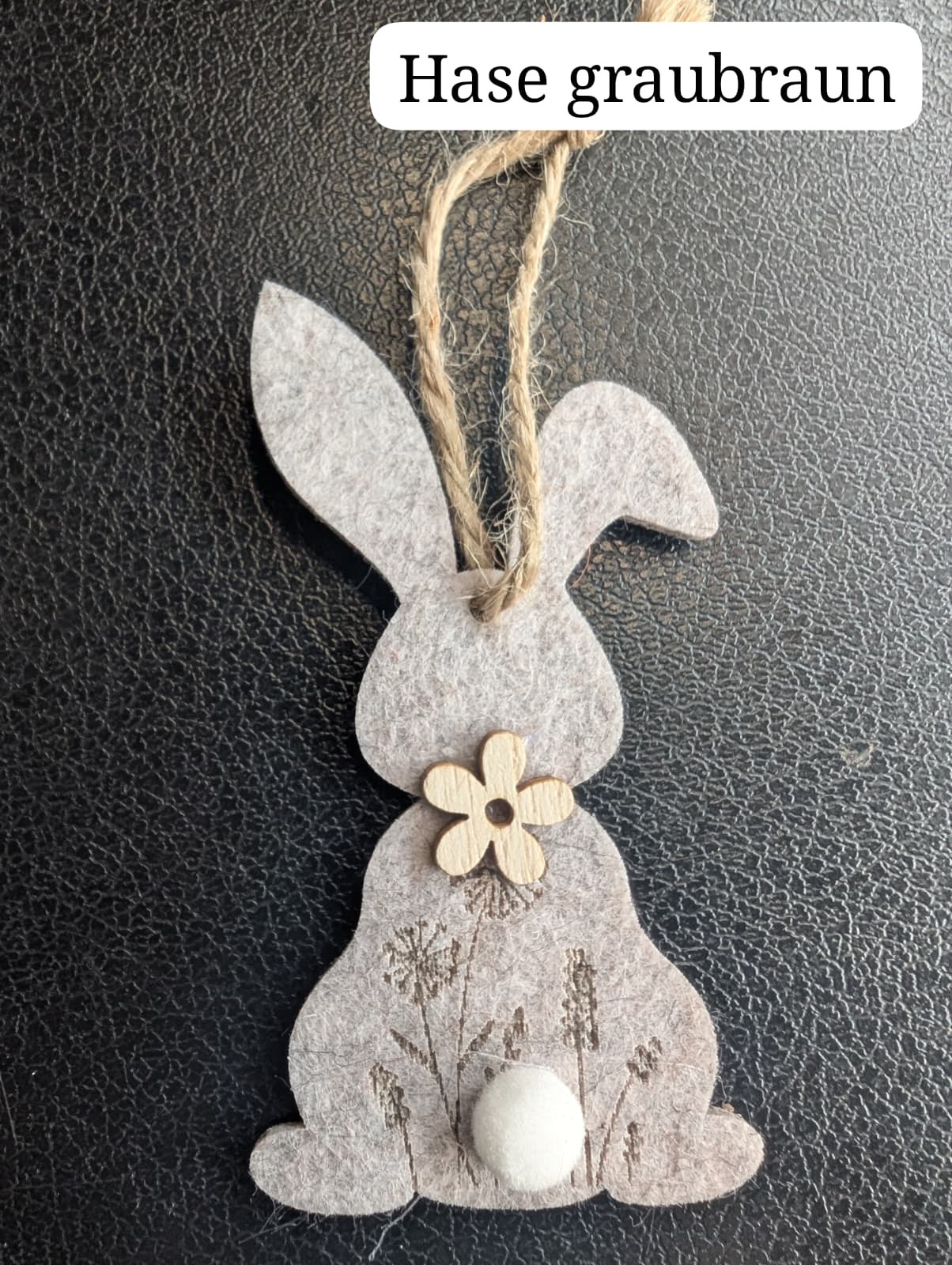 Osteranhänger aus Filz und Holz