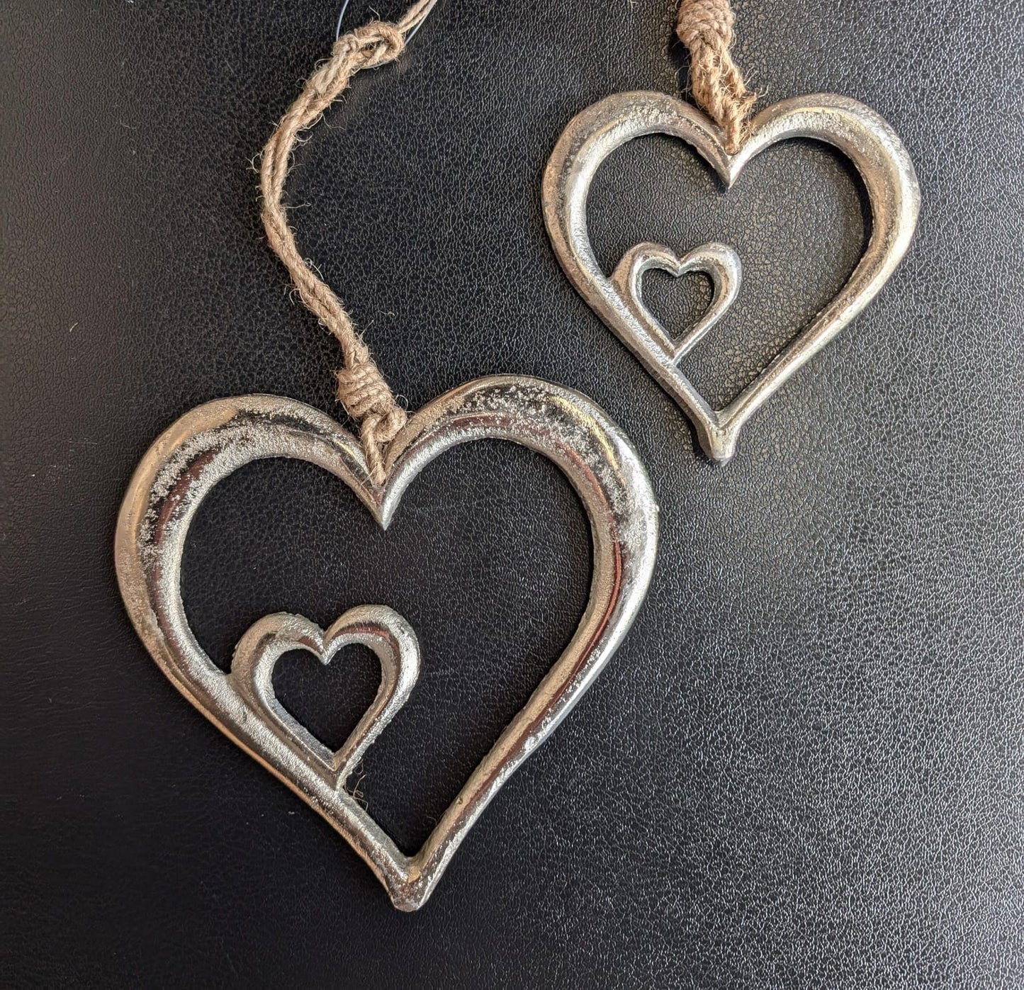 Metallherze in verschiedenen Größen
