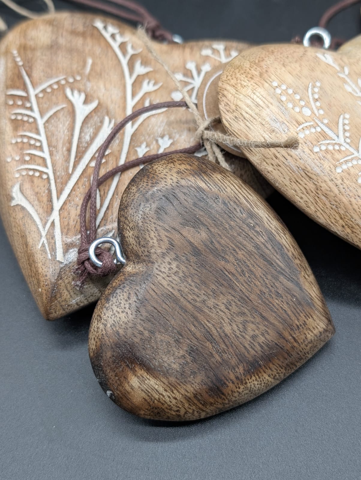 Holzherz mit Blümchen