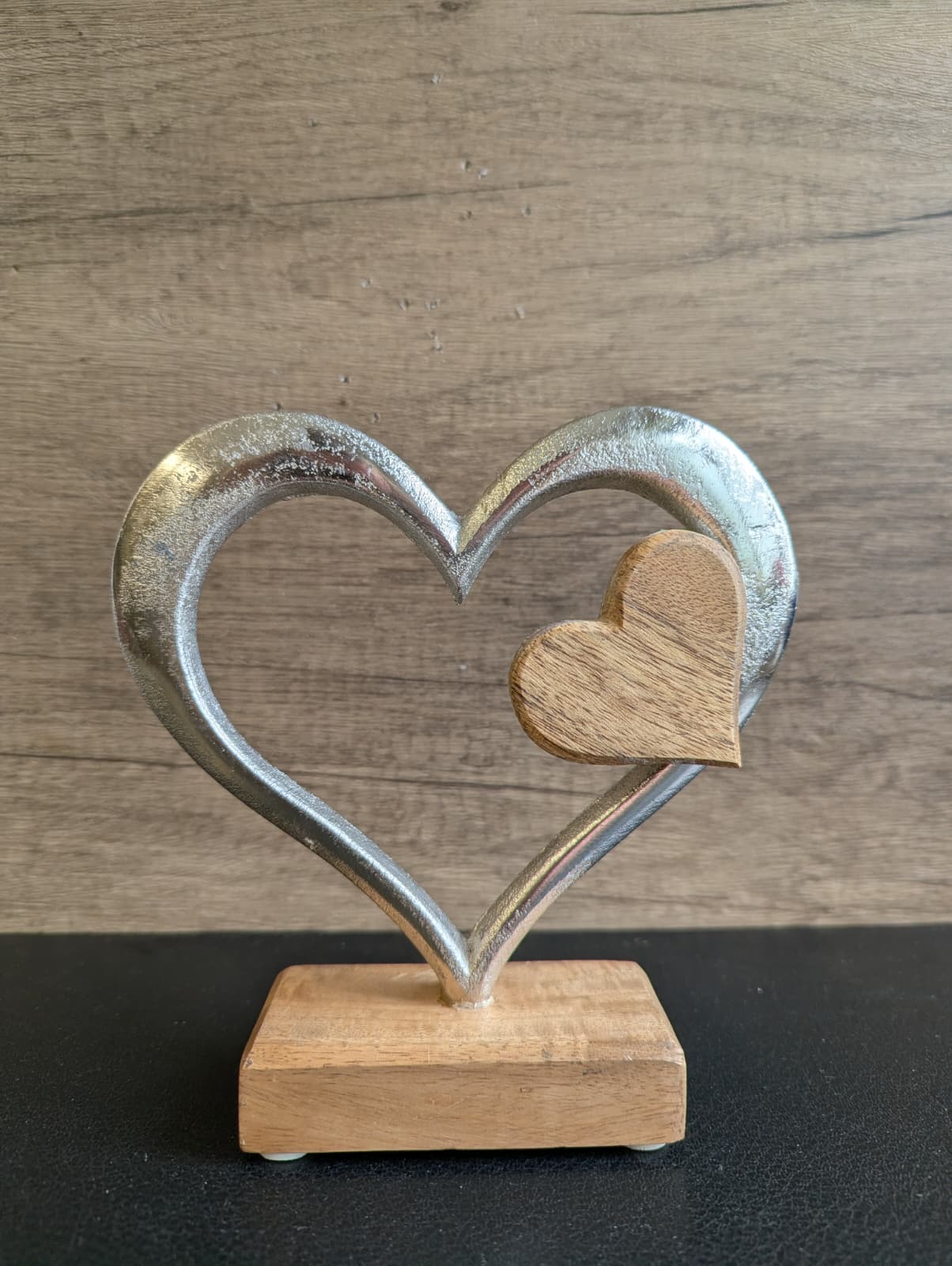 Herz mit Holzfuß