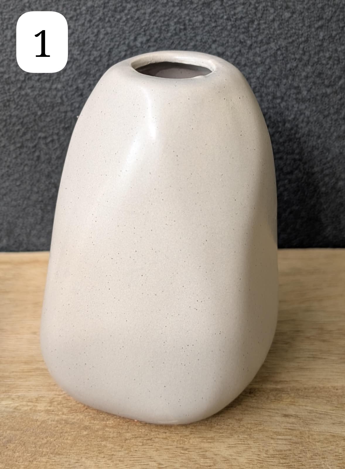 Kleine Vase in Naturtönen