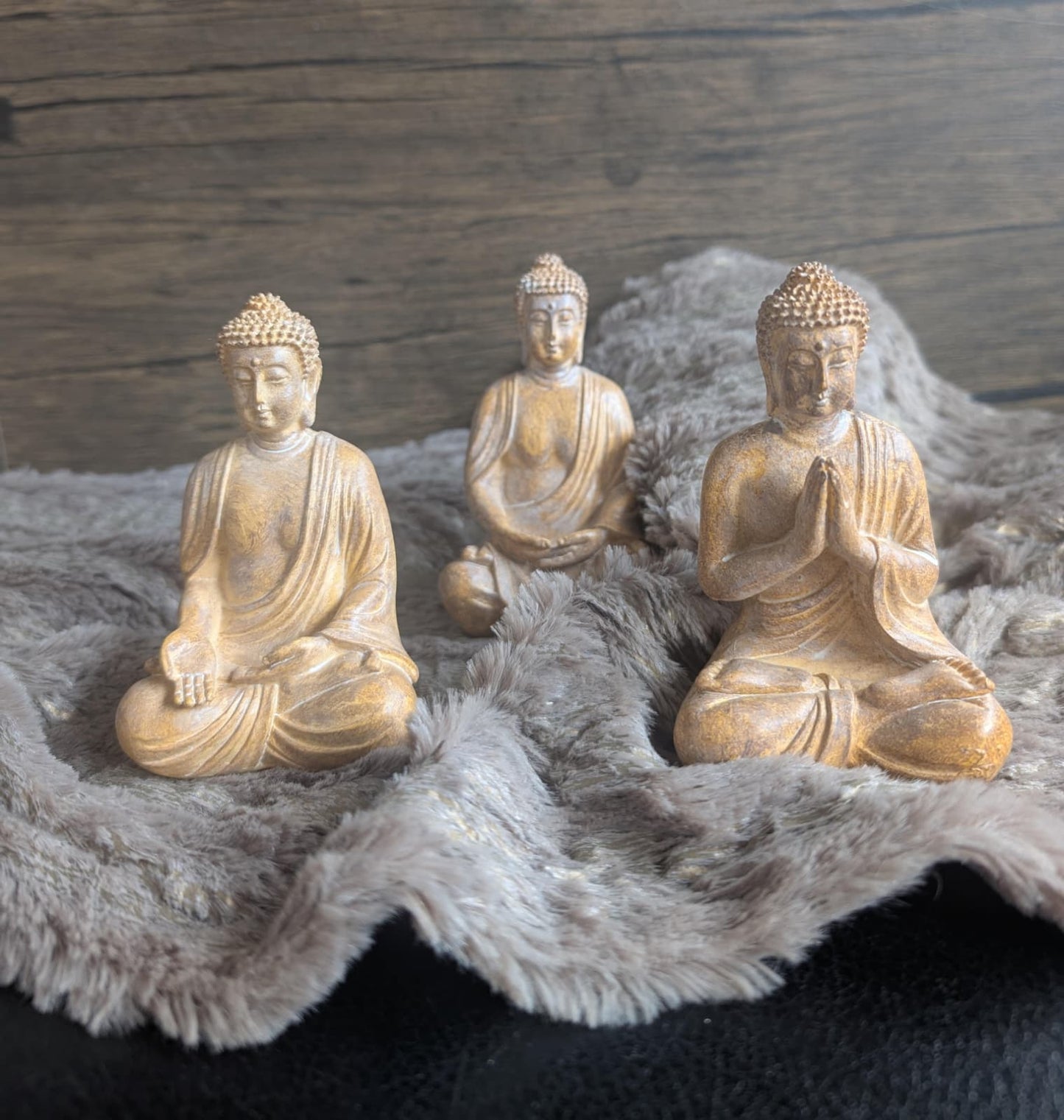 Buddha Figur aus Kunstharz