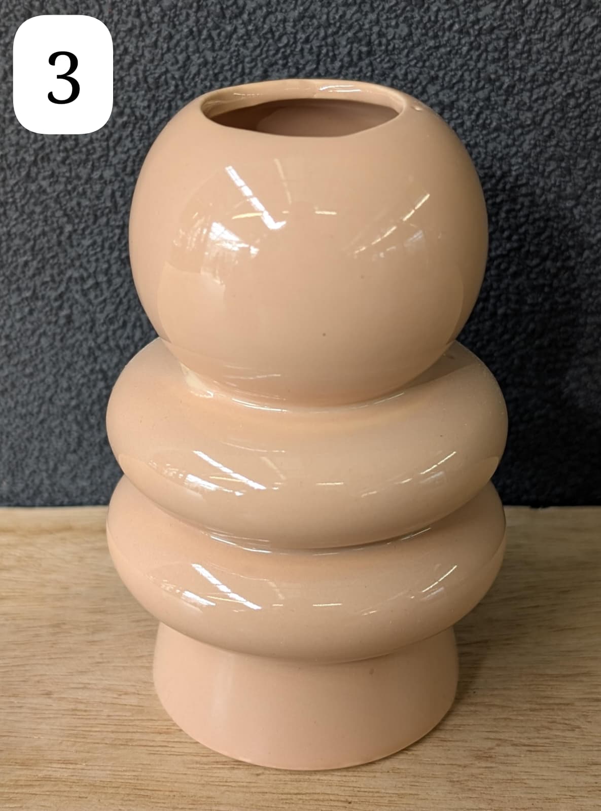 Kleine Vase in Naturtönen